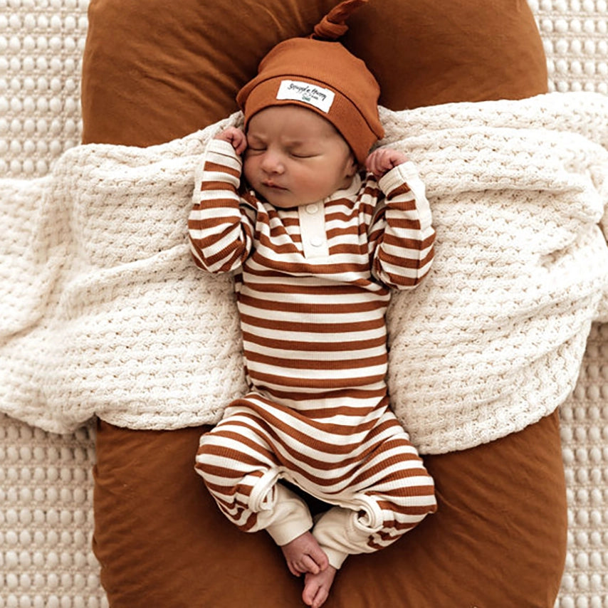  Biscuit Stripe Organic Growsuit onesie is functional, soft and stretchy with foldable hand & foot mittens to keep your little one cosy.