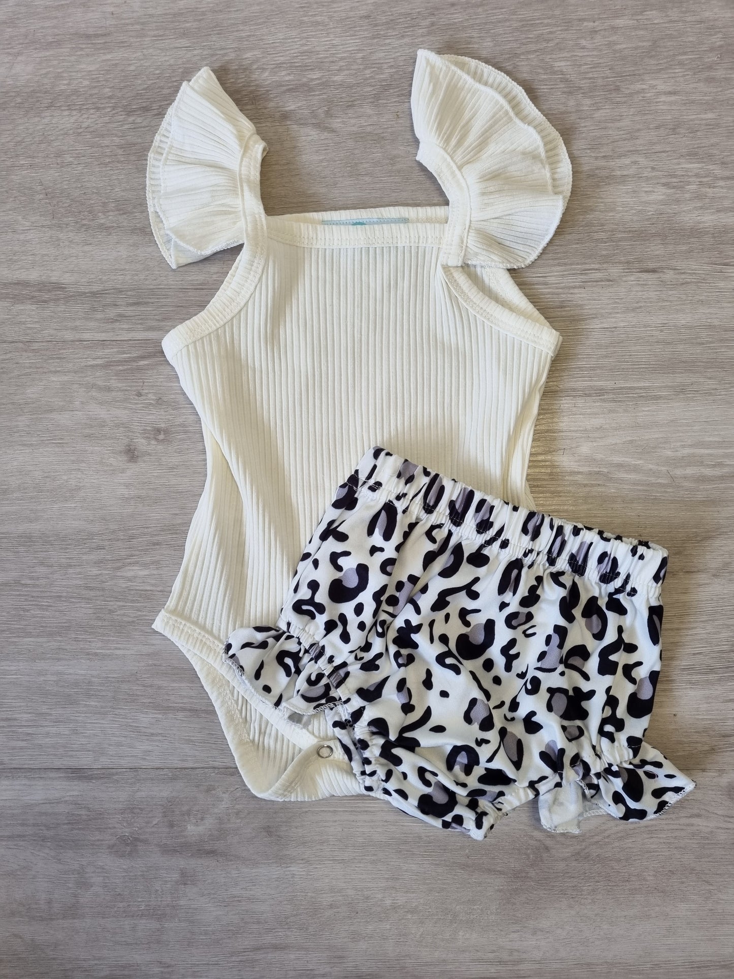 Roma baby 3 Piece Leopard set - White