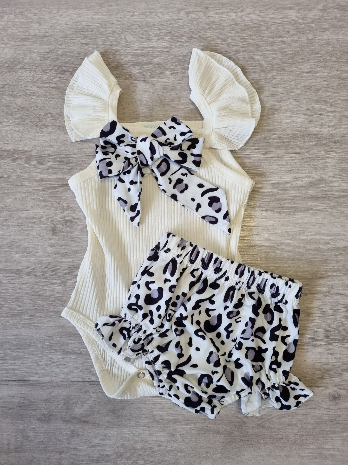 Roma baby 3 Piece Leopard set - White